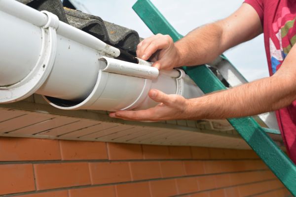 Cost of Large Gutter Repair in Novi